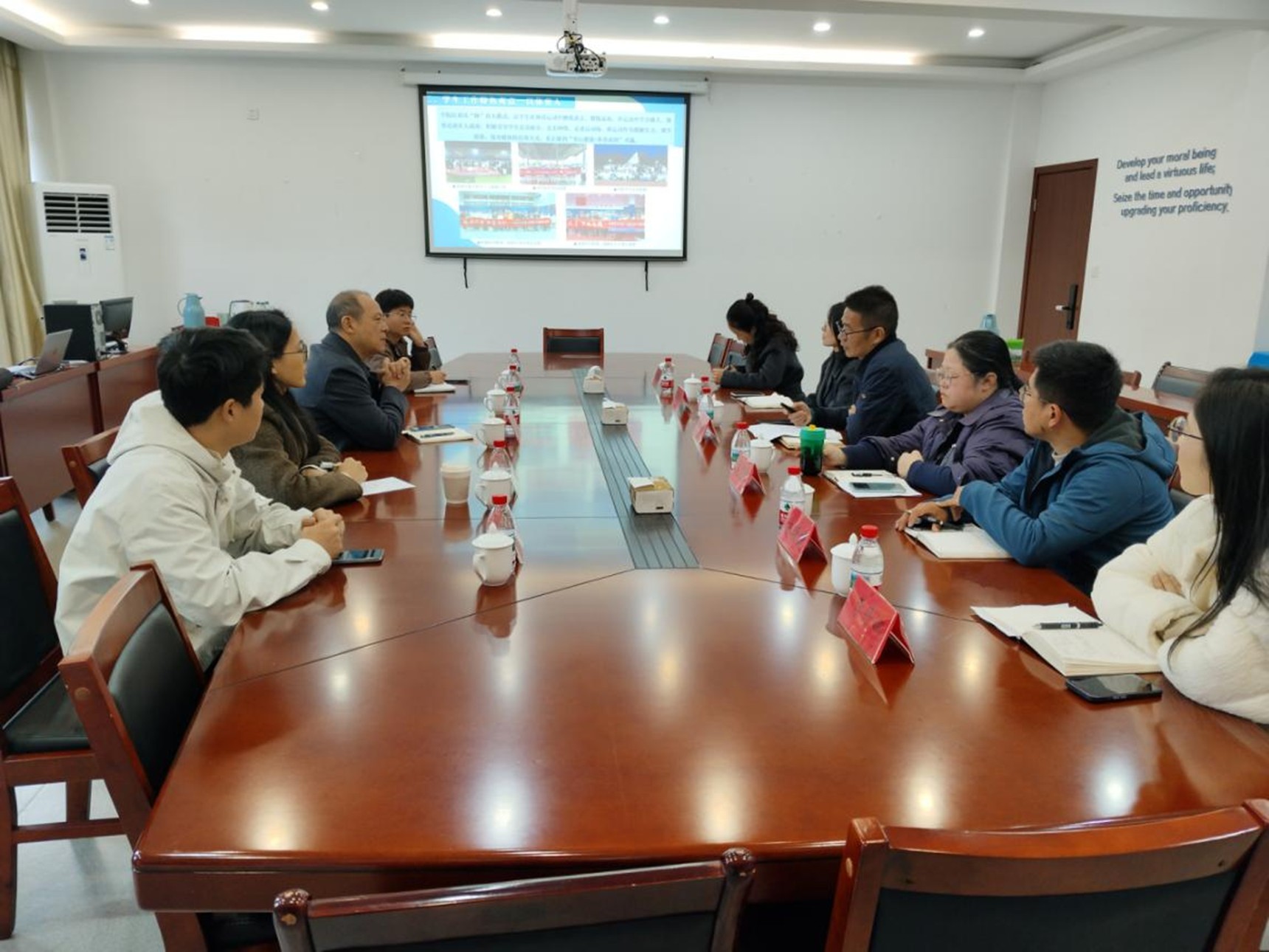 校际交流共促发展 携手同行赋能育人—— 衢州学院外国语学院赴台州学院交流调研